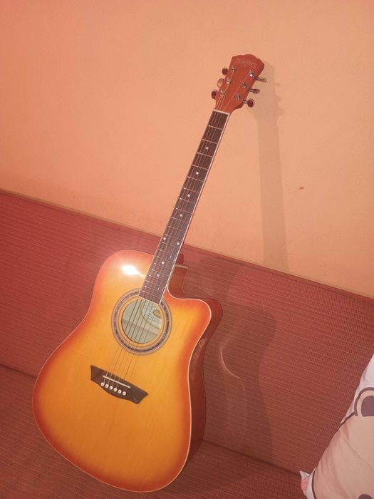 Gitara akustyczna washburn (Jak nowa po niższej cenie)