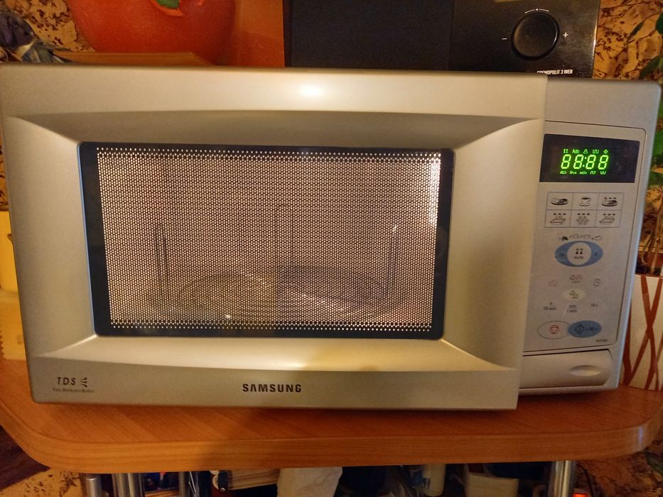 Kuchenka mikrofalowa z grillem Samsung model G2736N