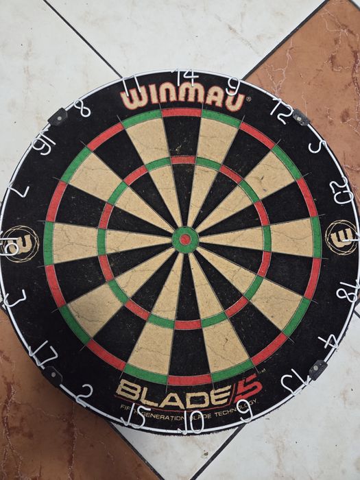 Tarcza Winmau Blade 5 + lotki Gerwyn Price
