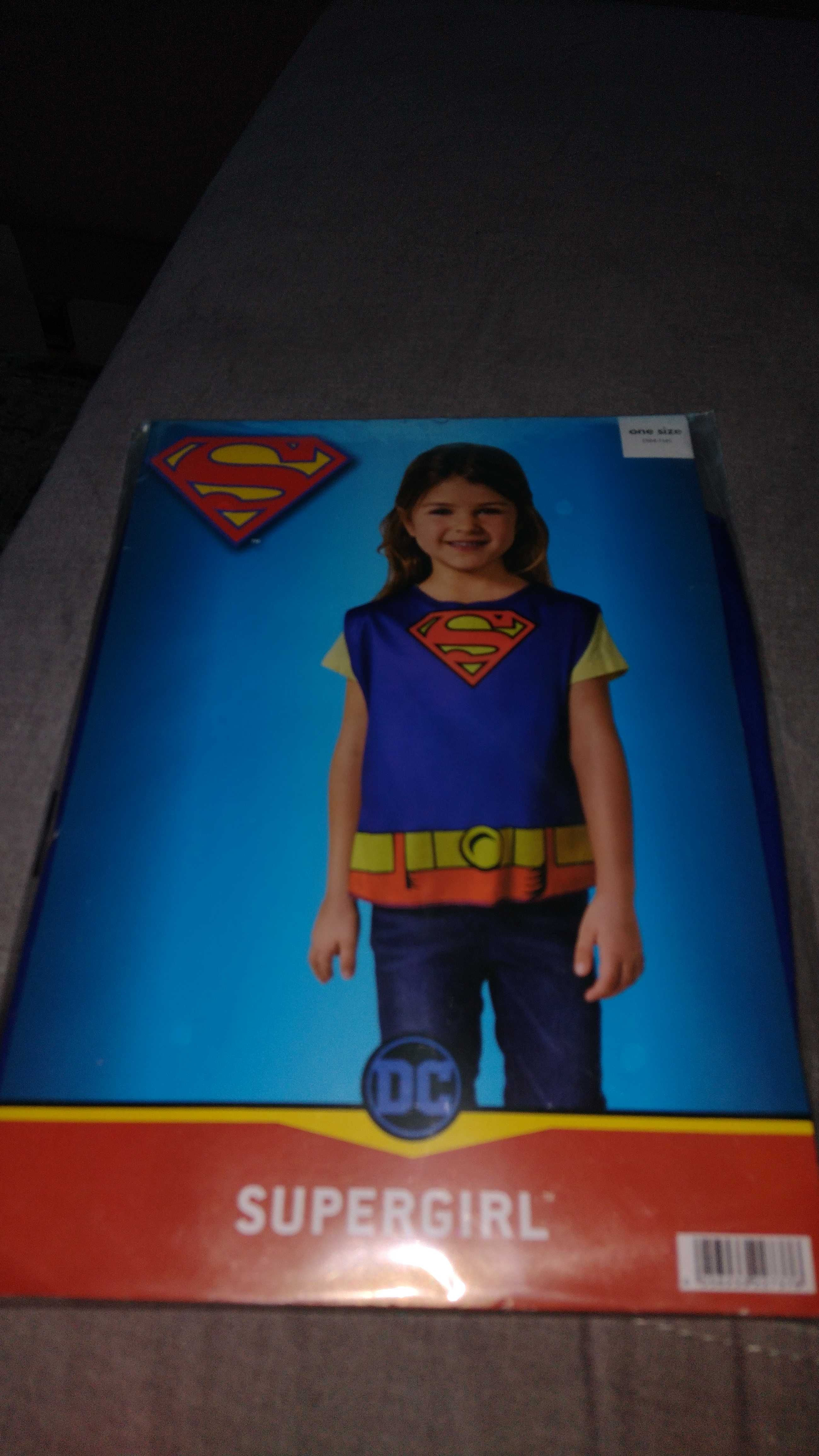 Supergirl kostium
Rozmiar one size 104-116cm