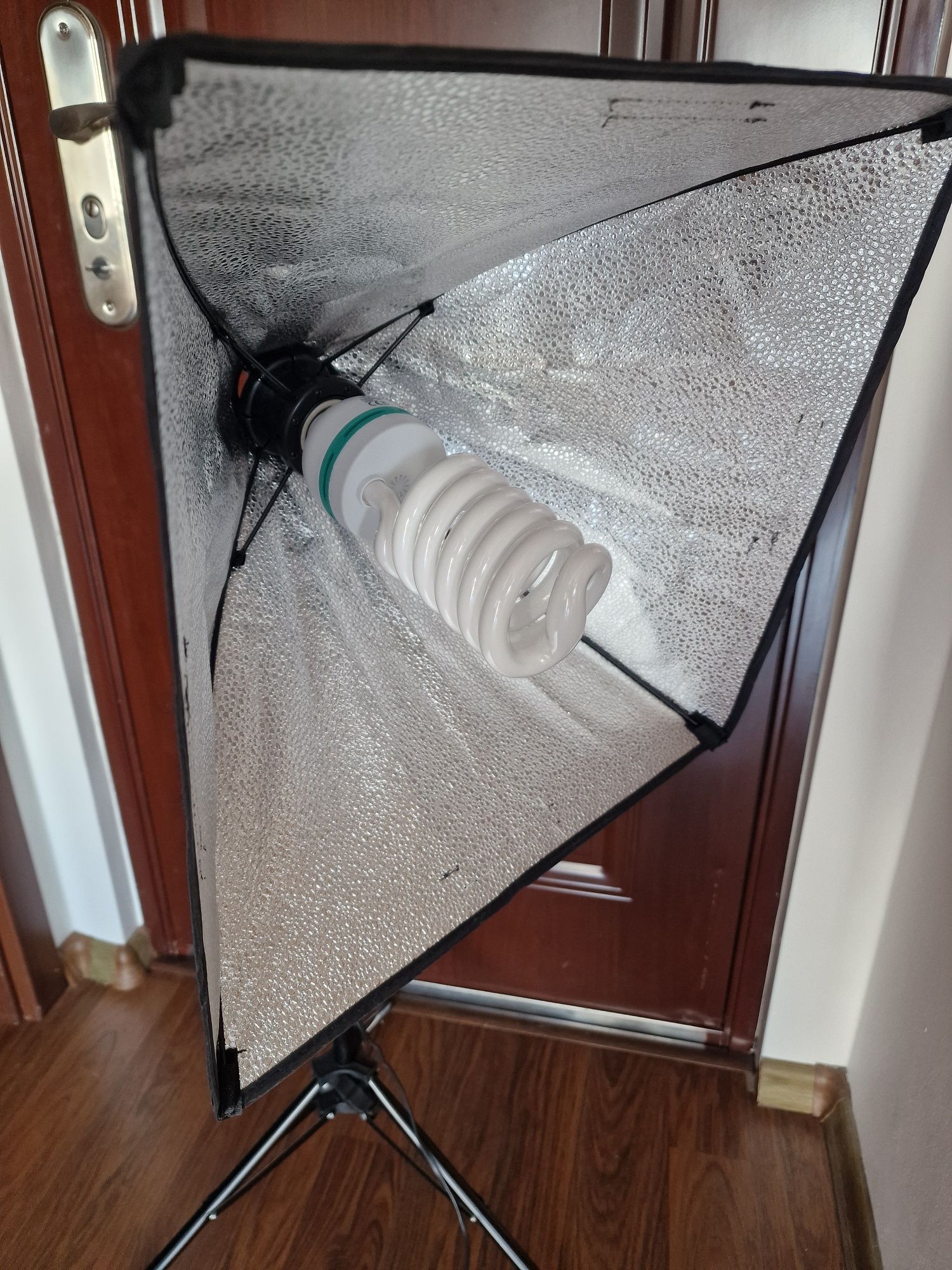Lampa do zdjęć ze statywem softbox