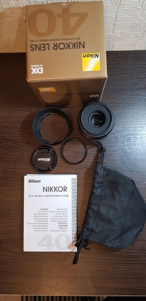 Об'єктив AF-S DX Micro Nikkor 40mm f/2.8G