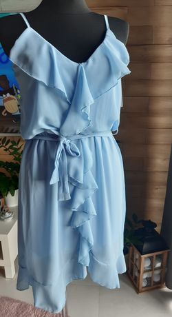 Błękitna szyfonowa sukienka