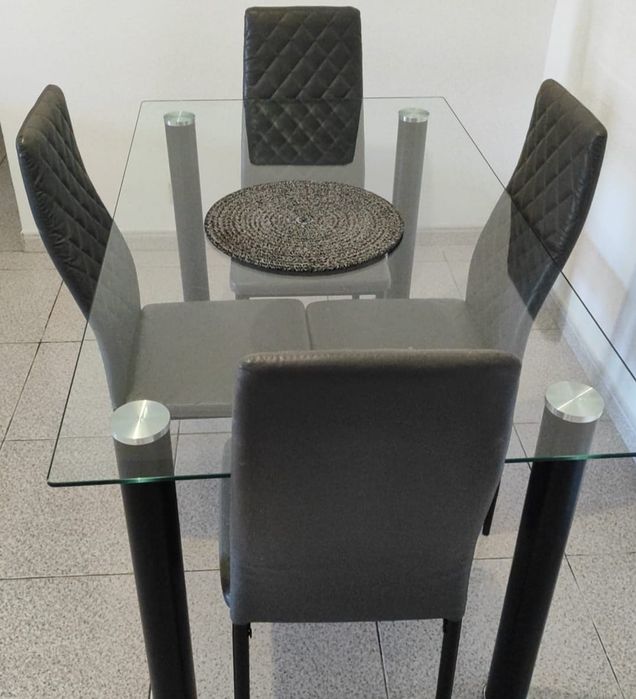 Mesa de vidro 4 cadeiras