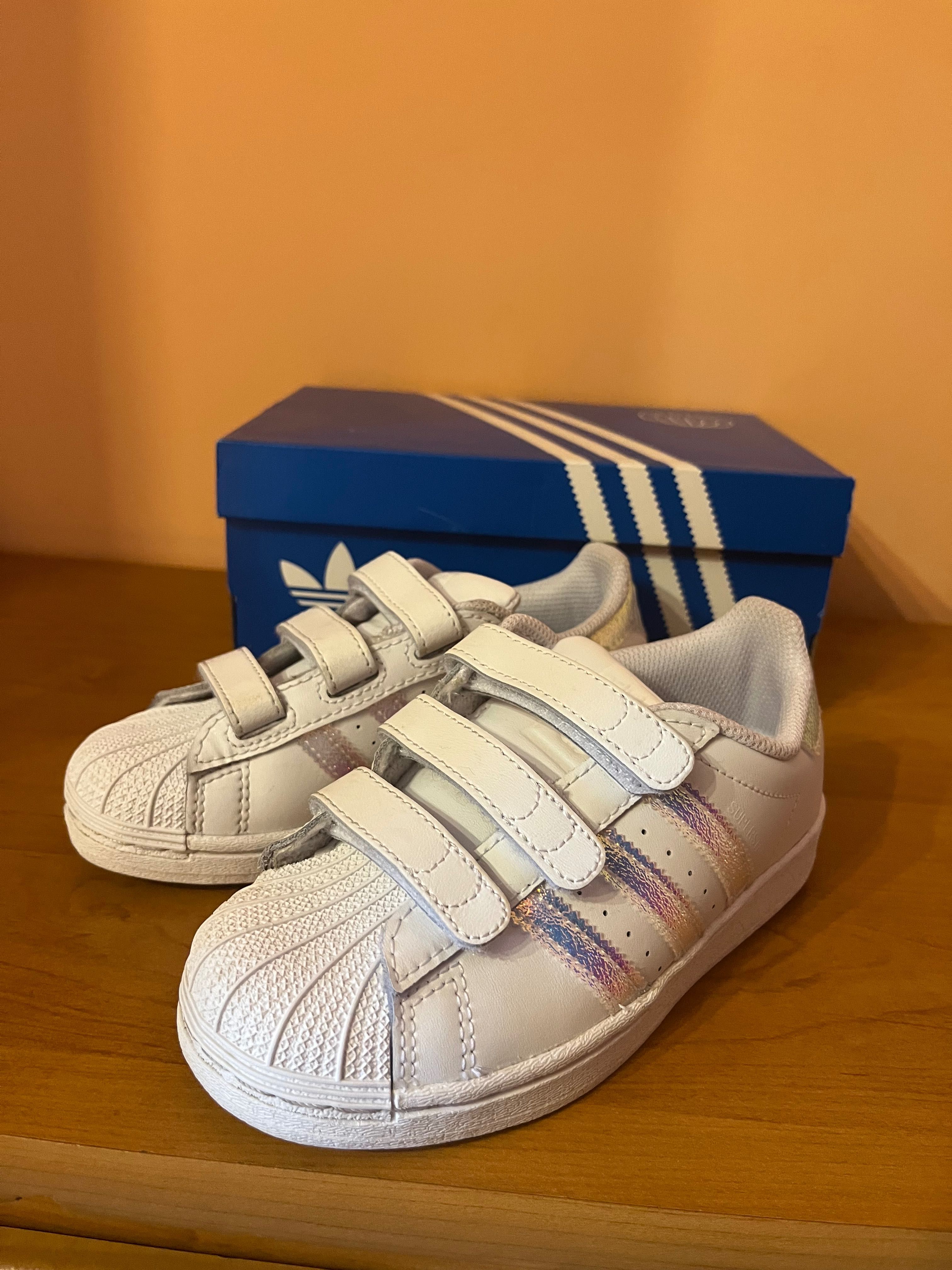 Продам оригінальні, шкіряні кросівки Adidas Superstar 30 розмір