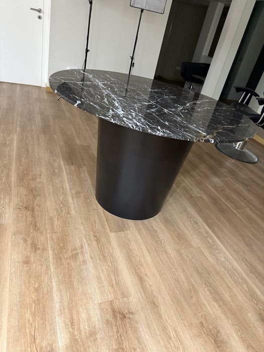 Vendo mesa jantar em pedra