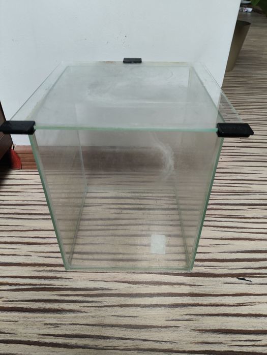 Akwarium krewetkarium 20x20x25 z szybką 23x23