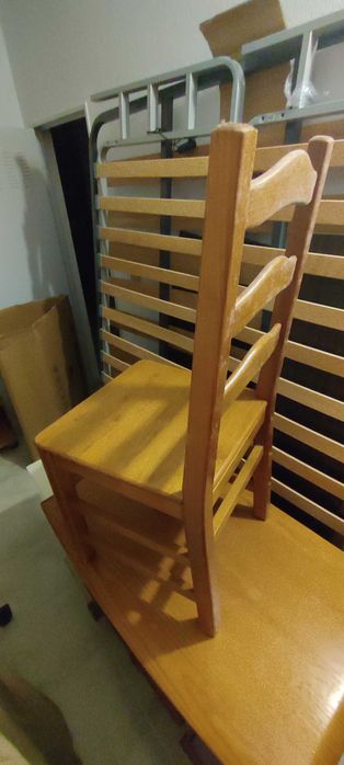 Conjunto de Móveis em Pinho de boa qualidade - Preço baixo