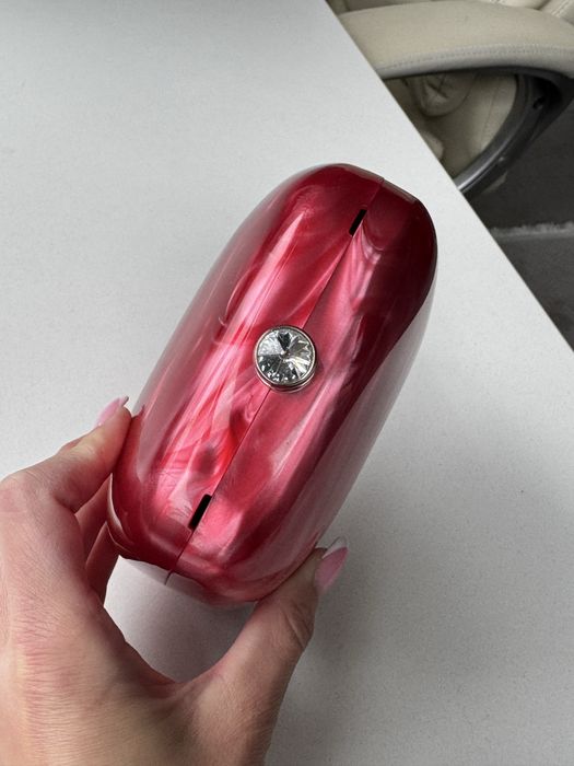 Продам новий вечірній клатч з червоного перламутра.