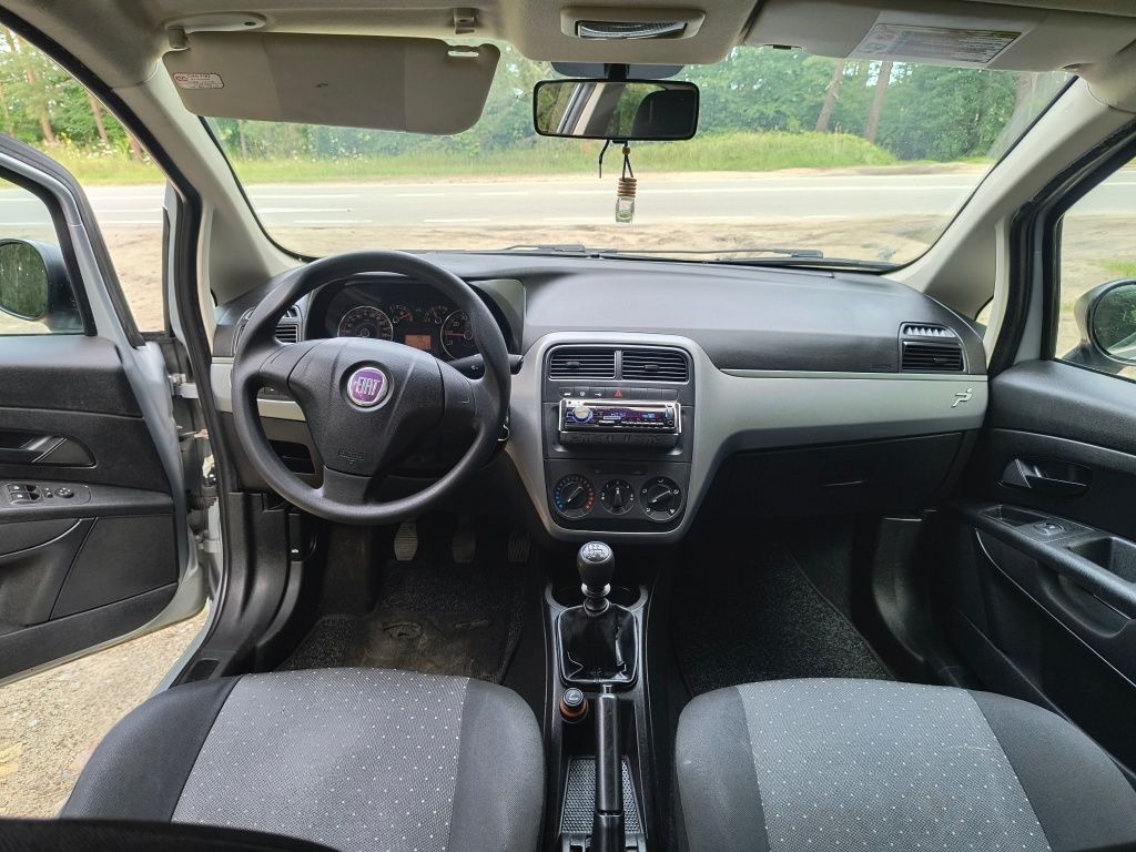 Super stan Punto 1.4 09r.