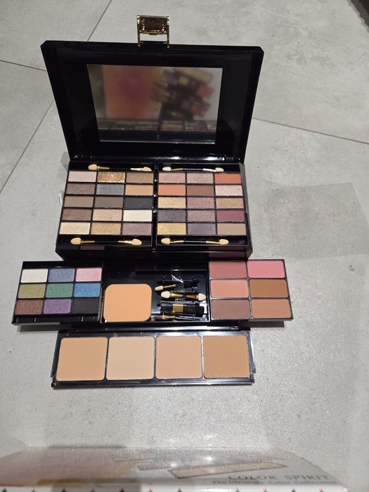 Zestaw do makijażu Miss Rose