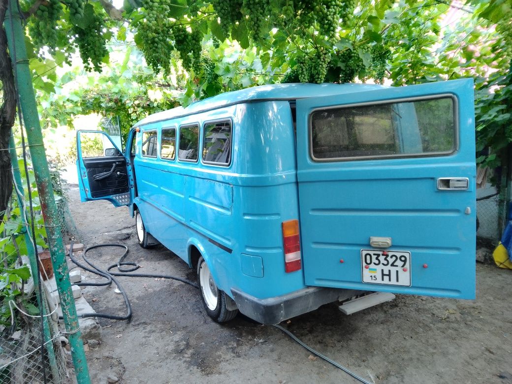 Авто "Бус" сів поїхав