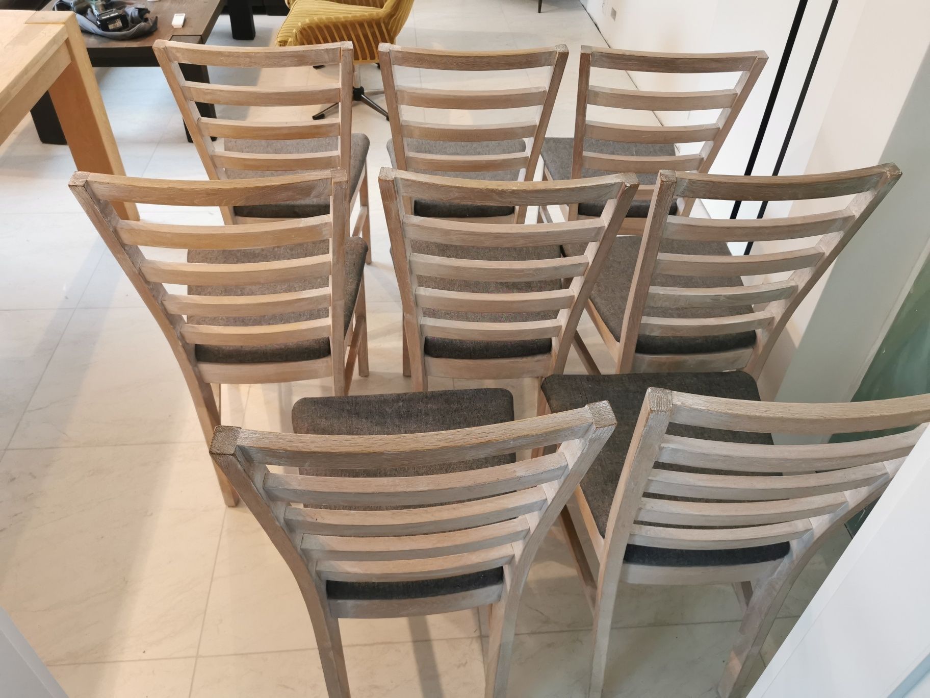 Krzesła dębowe, 8 krzeseł dębowych