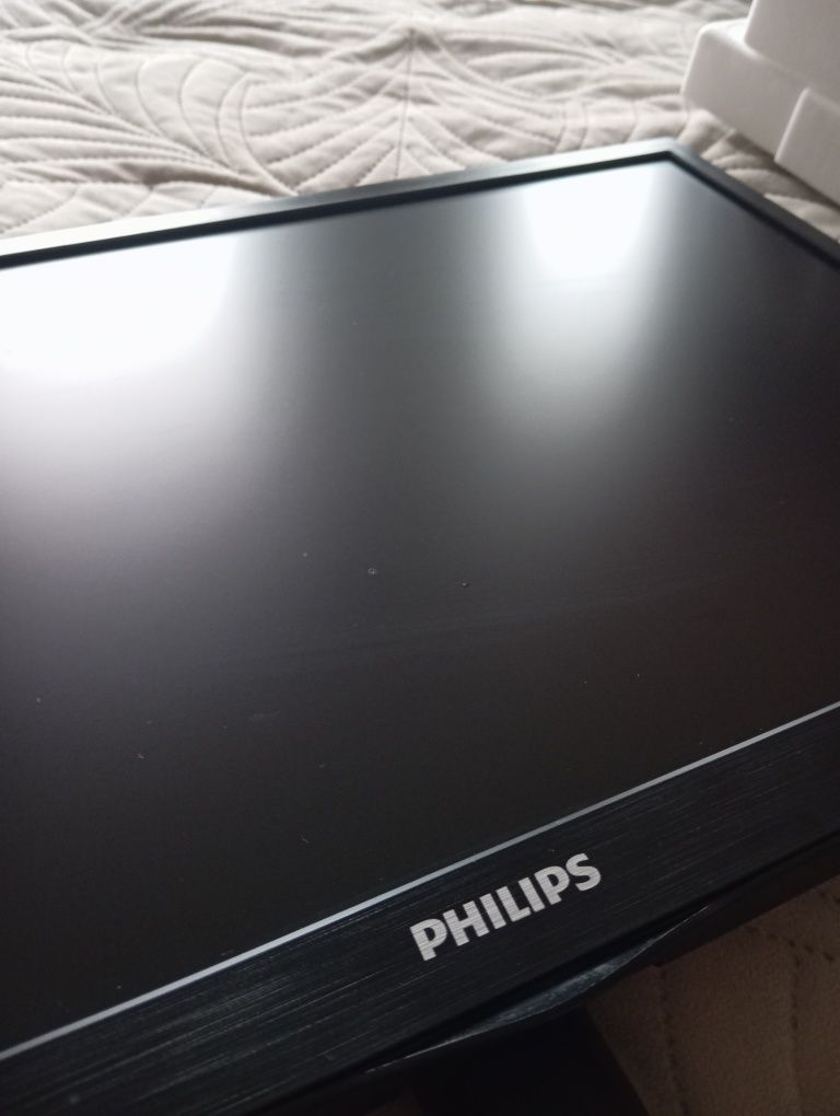 Monitor philips 223v5l