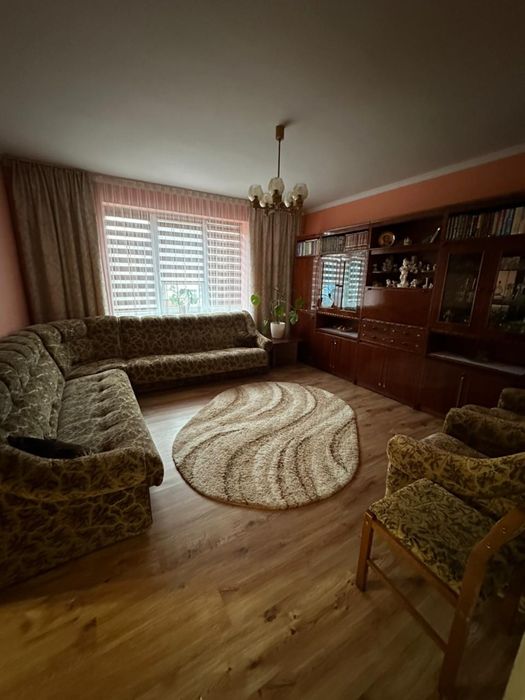 Вітальня, шафи, кухня