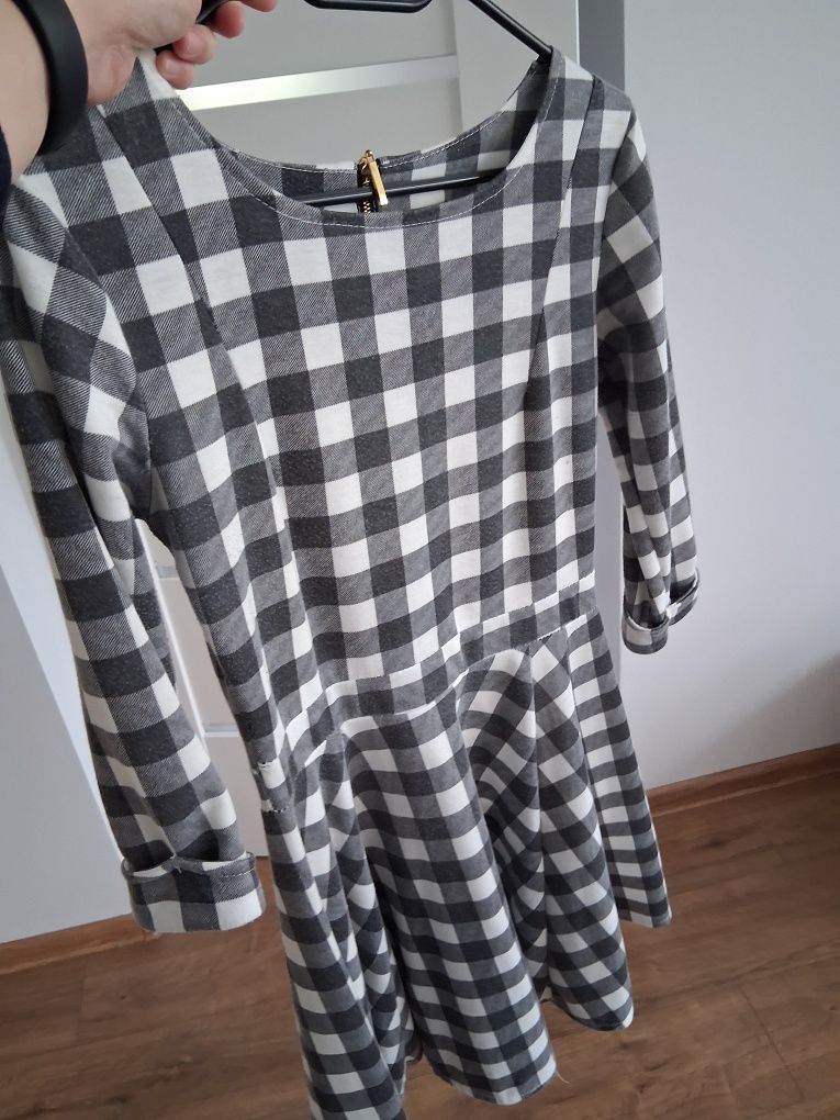 Sukienka w kratkę