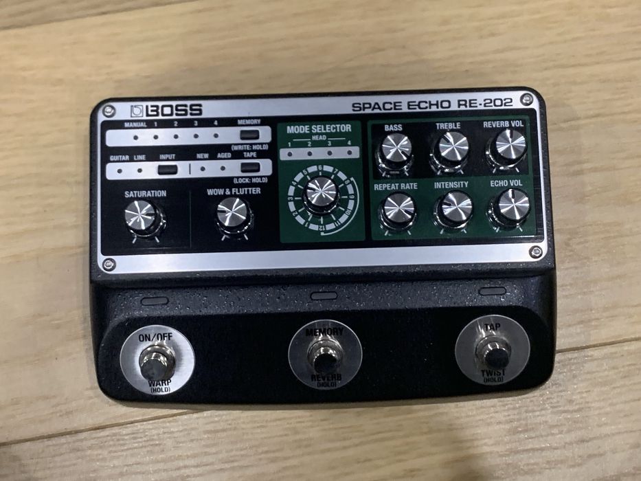 Гітарна педаль Boss RE-202 Space Echo Delay/Reverb