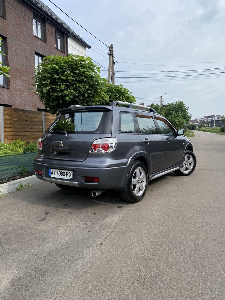 Продам Mitsubishi Outlander 2.4 AT