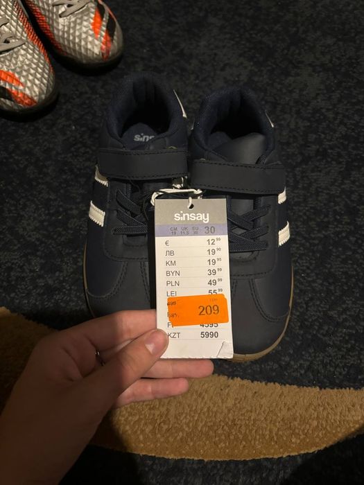 Продам кросовки 30 размера новые с биркой