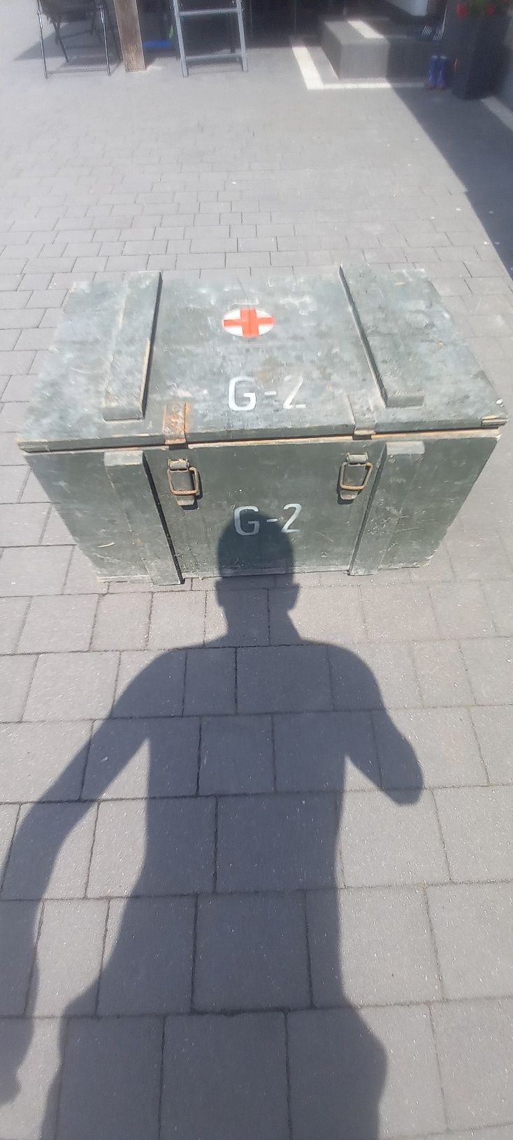 Sprzedam starą, solidna skrzynię o wymiarach 60 x40.
Skrzy