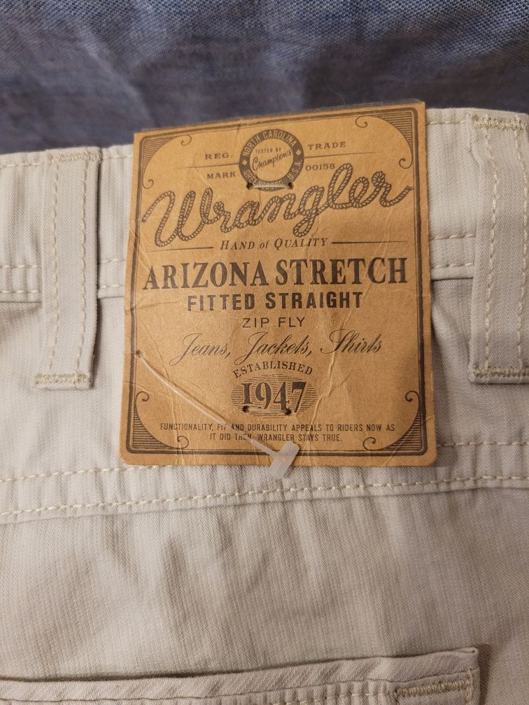 Spodnie męskie Wrangler Arizona - nowe  W34 L32