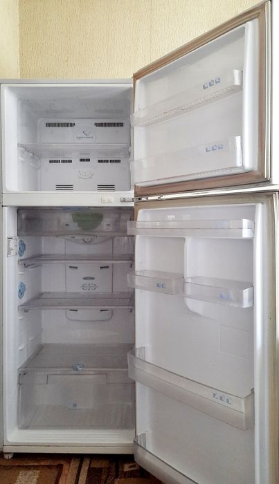 Холодильник Samsung