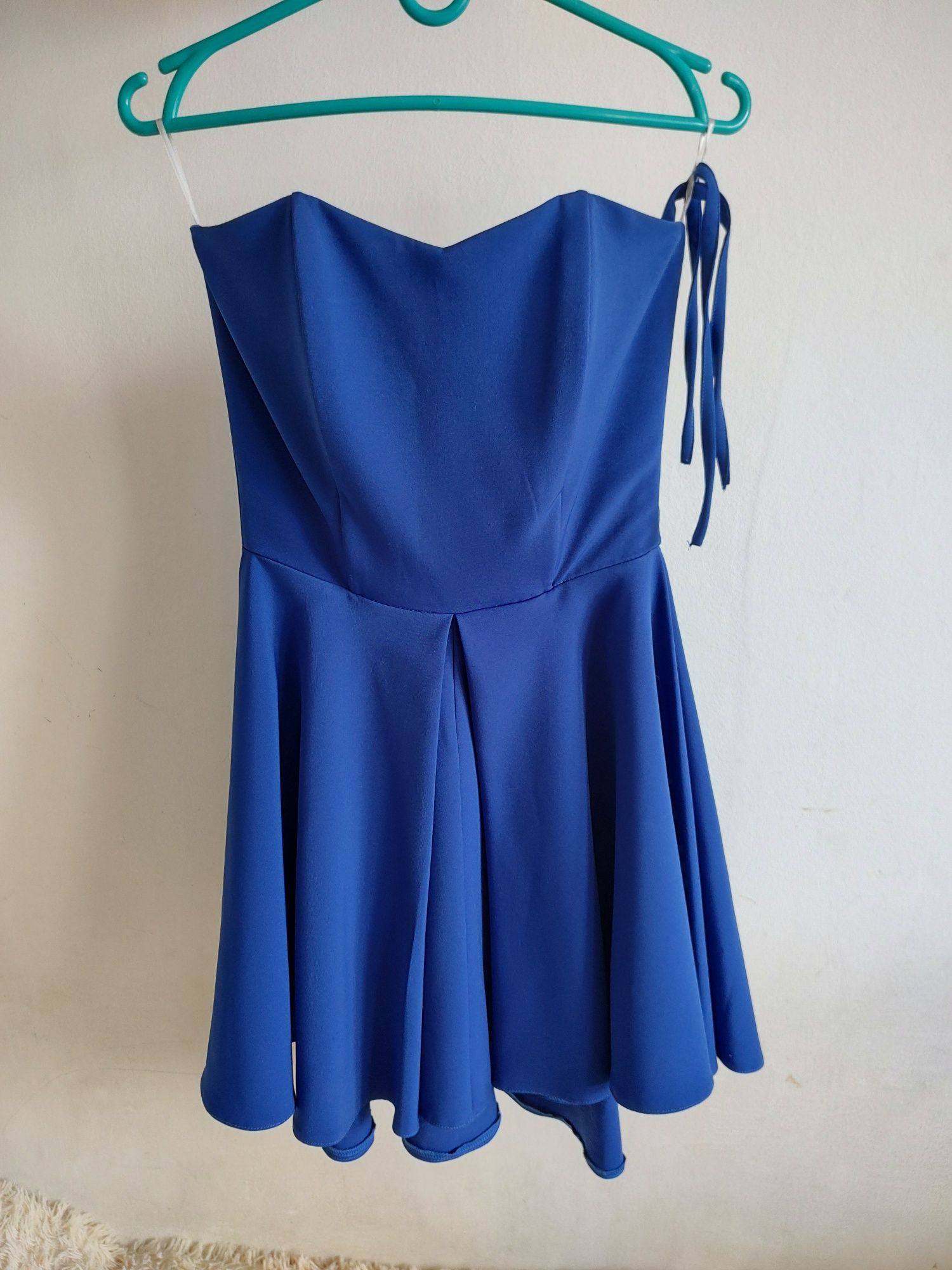 Niebieska sukienka krótka, mini bez ramiączek, rozmiar 36