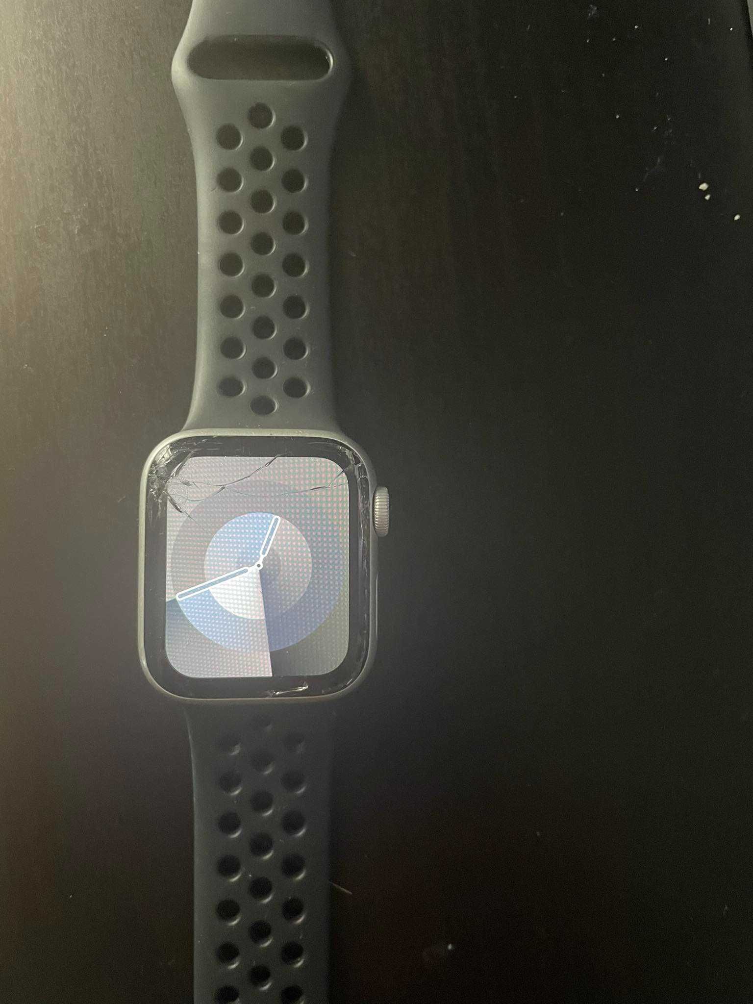 Apple Watch Series 4 40mm (Display rachado)