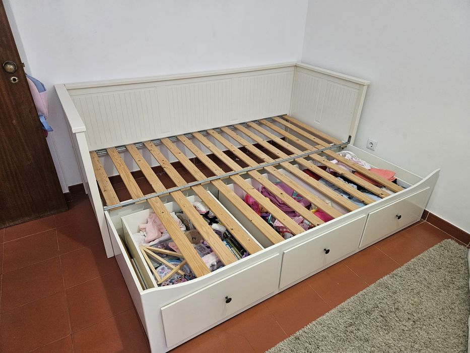 Cama IKEA extensível hemnes com colchão