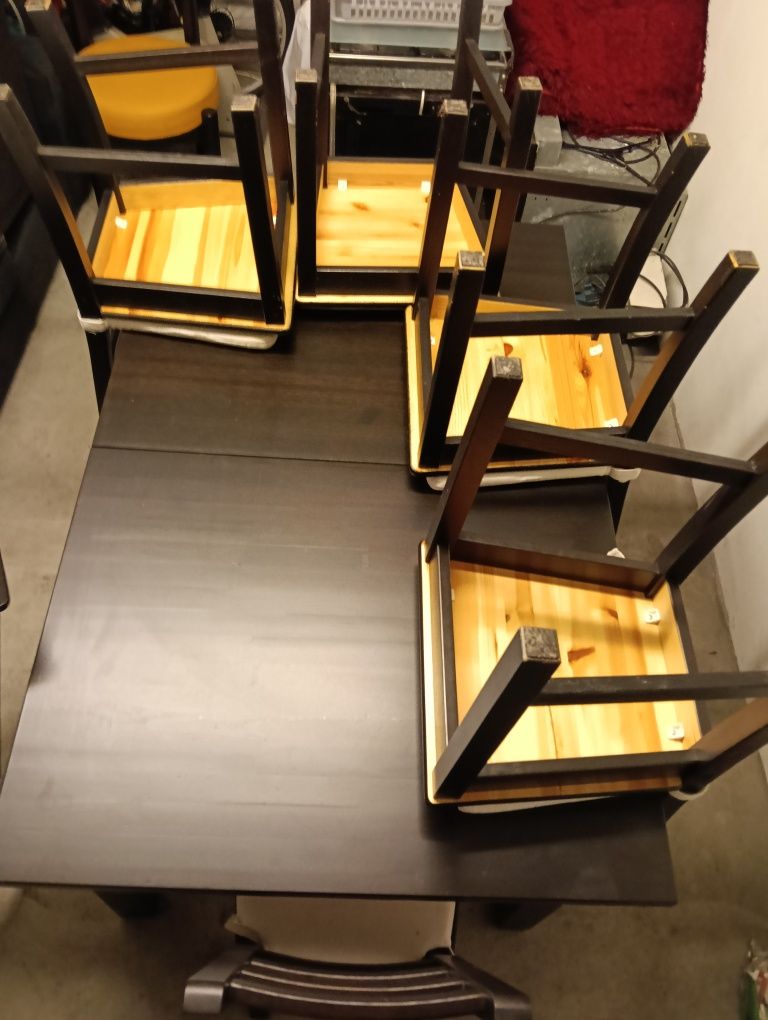 Mesa de cozinha com 6 cadeiras de aumentar o máximo fica com 180