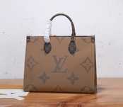 Louis Vuitton Pochette OnTheGo MM nova