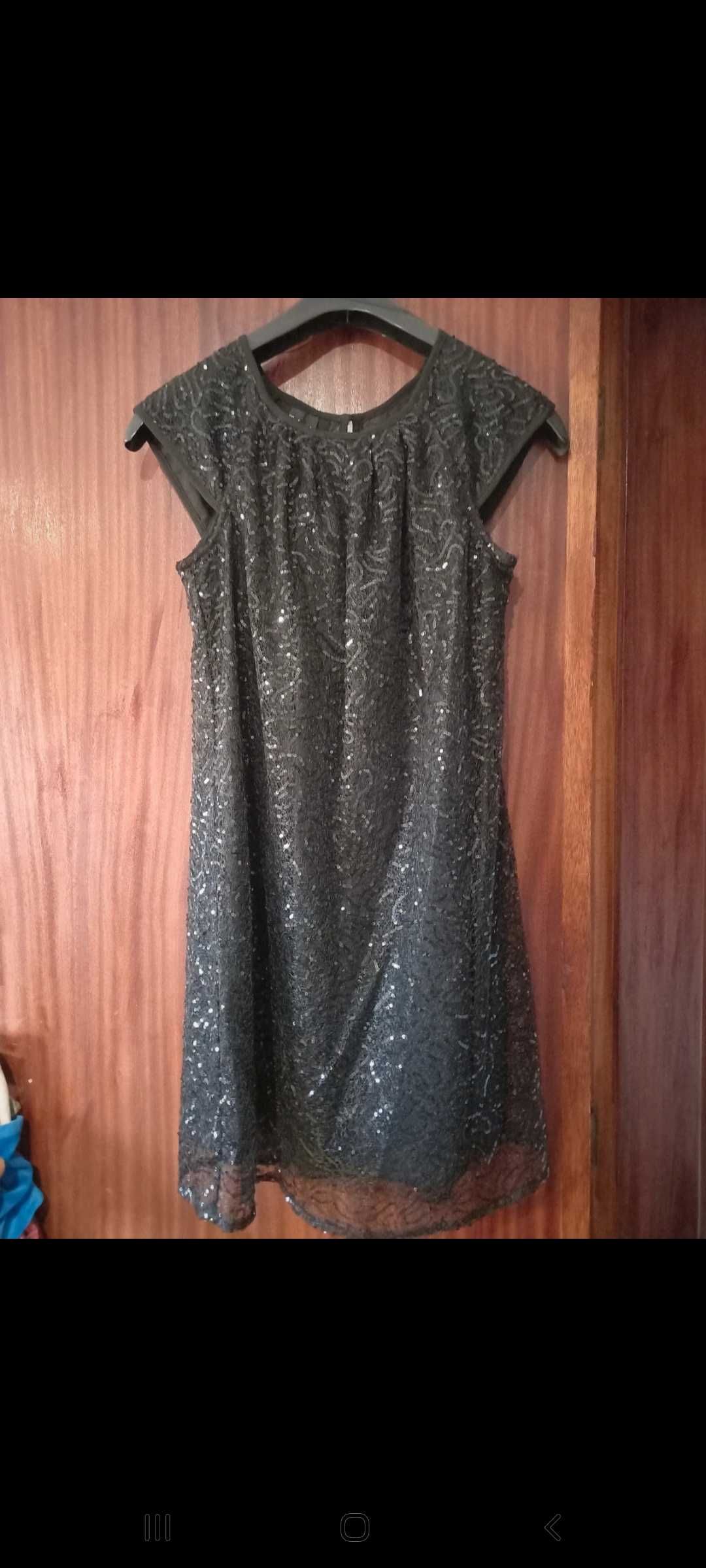 Vestido preto solto, com lantejoulas da Mango