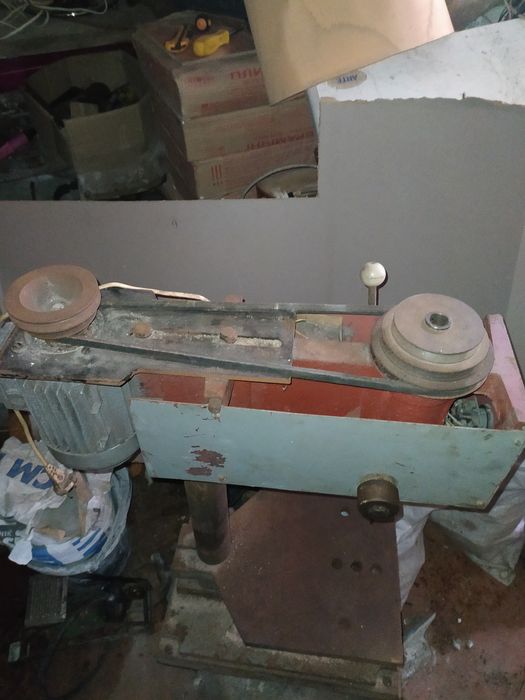 Продаётся сверлильный станок.