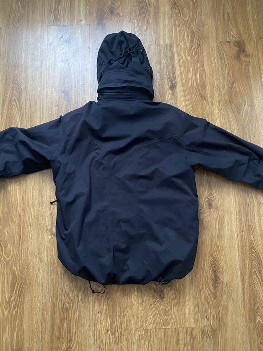 Тепла куртка Helly Hansen