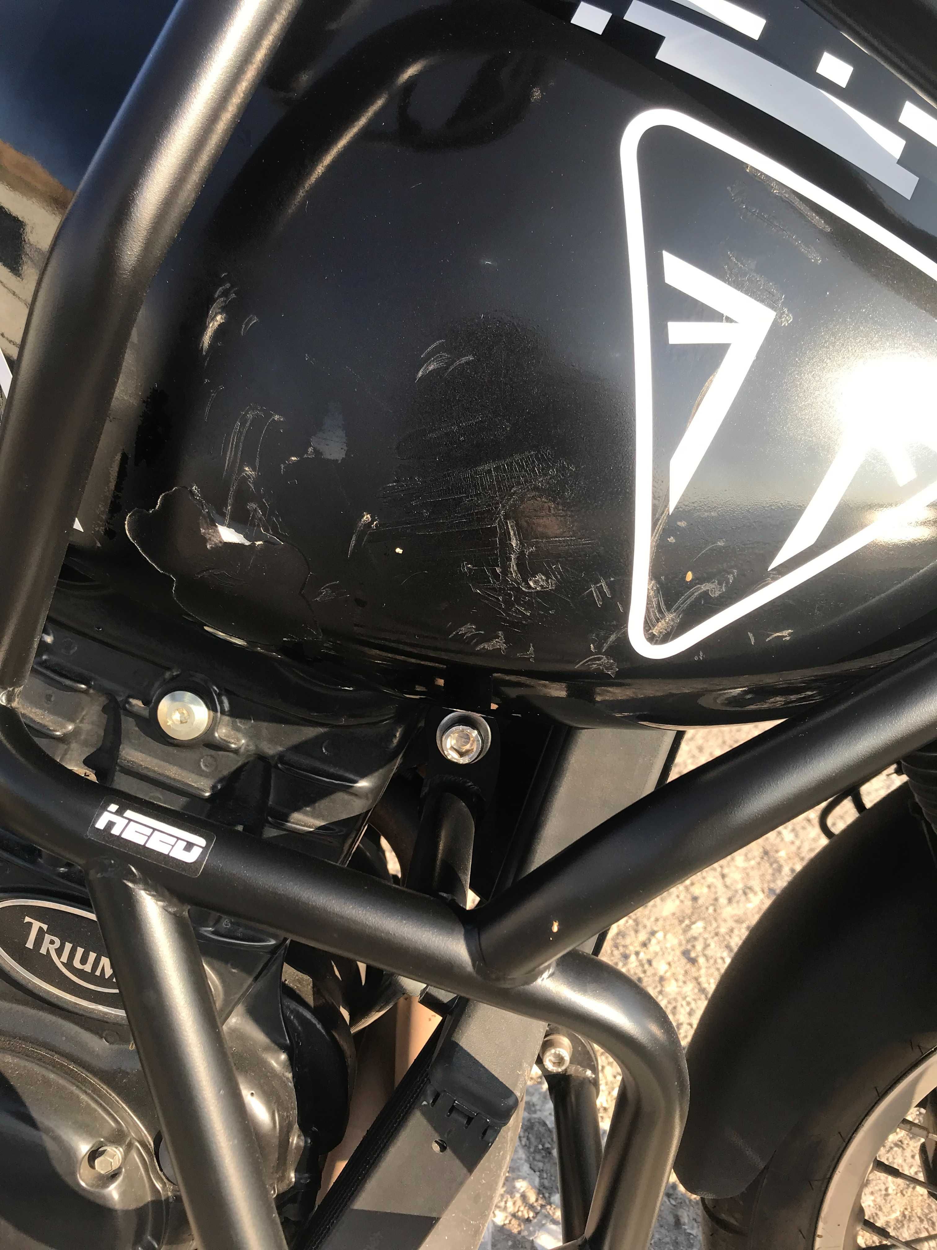 Triumph Tiger 885i