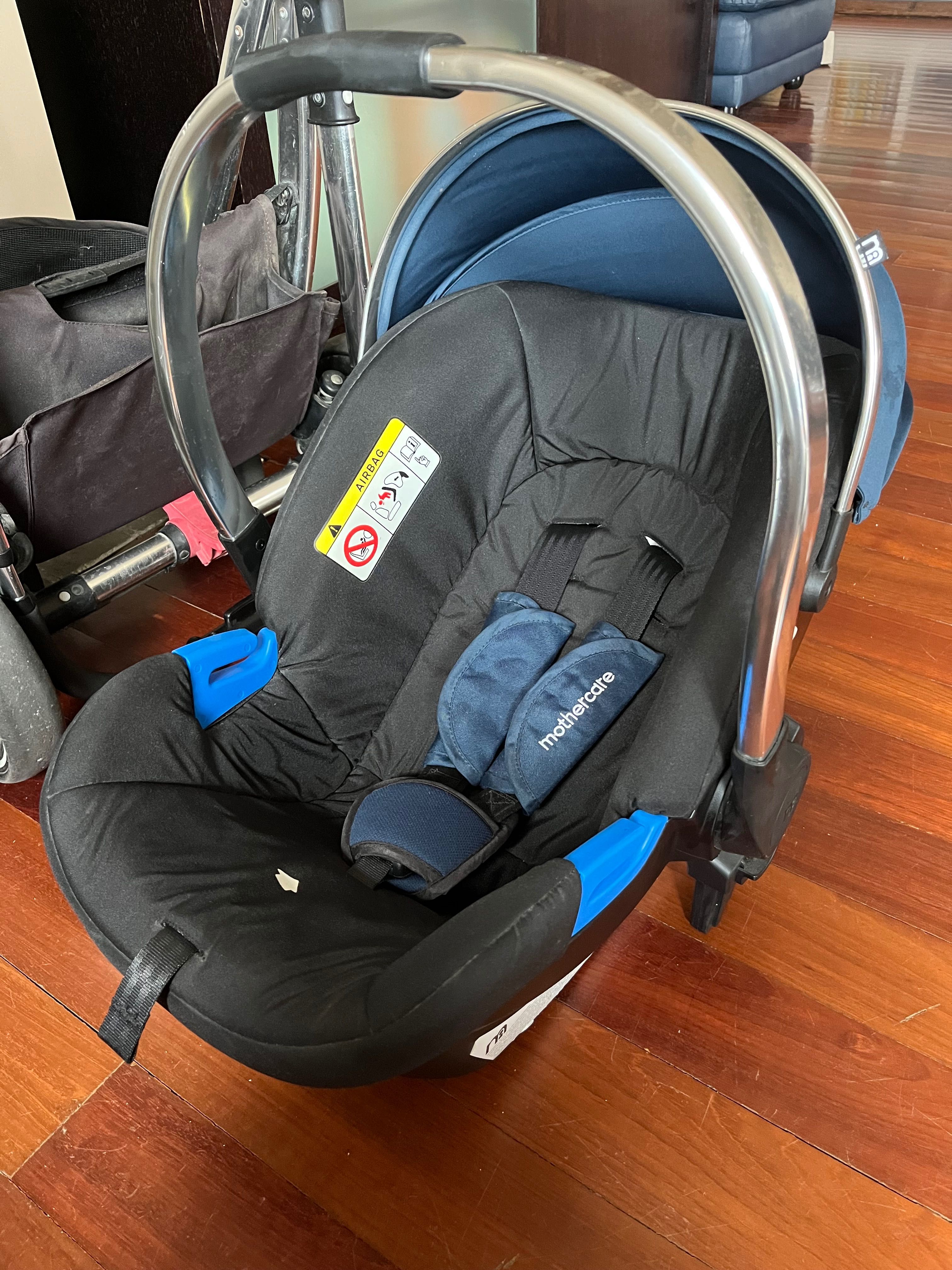 Carrinha de bebé 3 em 1 MOTHERCARE