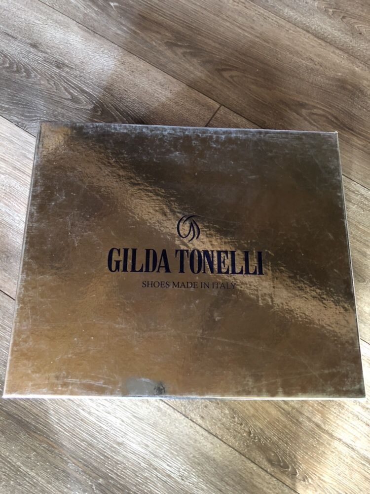 Продам итальянские сапоги Gilda Tonelli