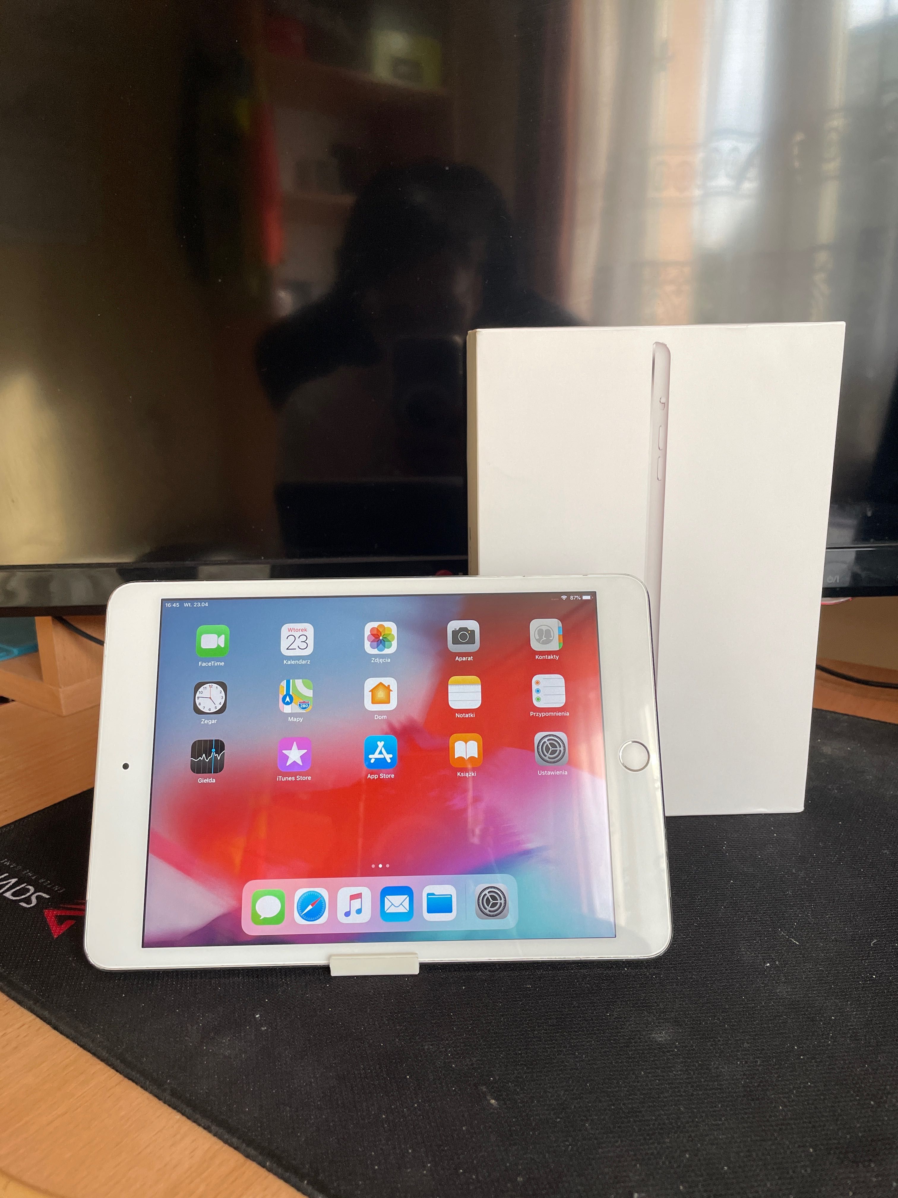 Tablet Apple iPad mini 3 64gb WIFI LTE(Cellular) Silver Biały