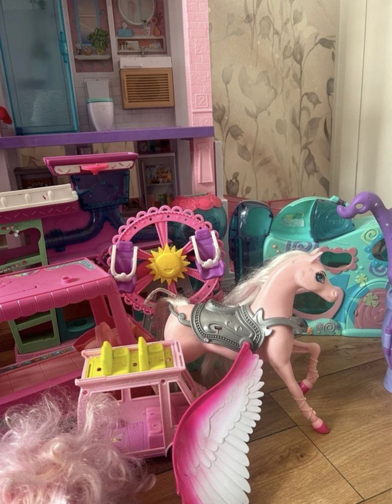 domem barbie z basenem,windą i zjeżdżalnią