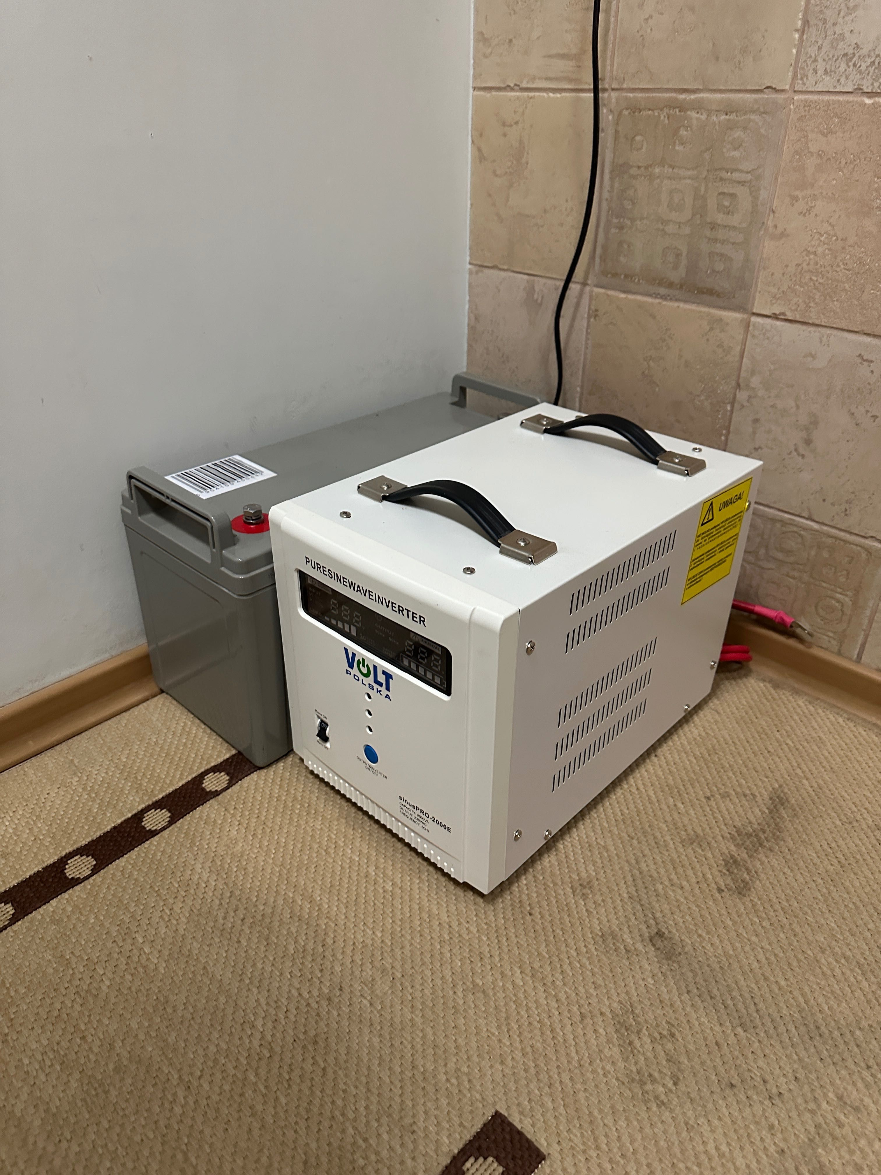 ДБЖ Volt Polska SINUS PRO та ак-р GEL 12V 140А