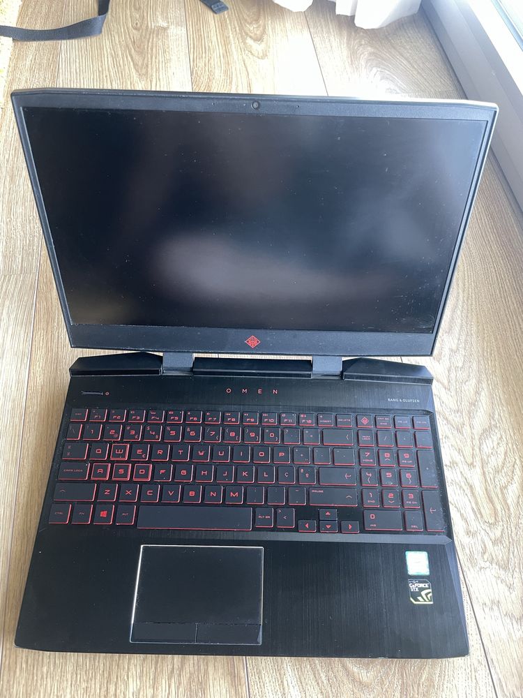 HP OMEN com carregador e Rato de oferta