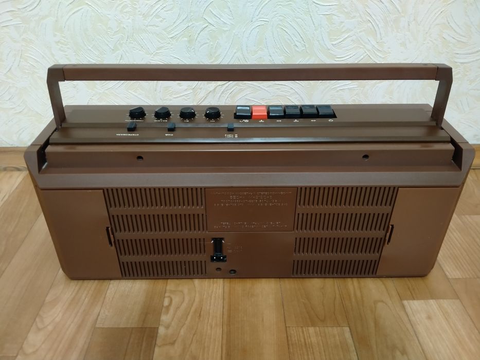 Магнитофон Весна 212с-8 касетный СССР коричневый