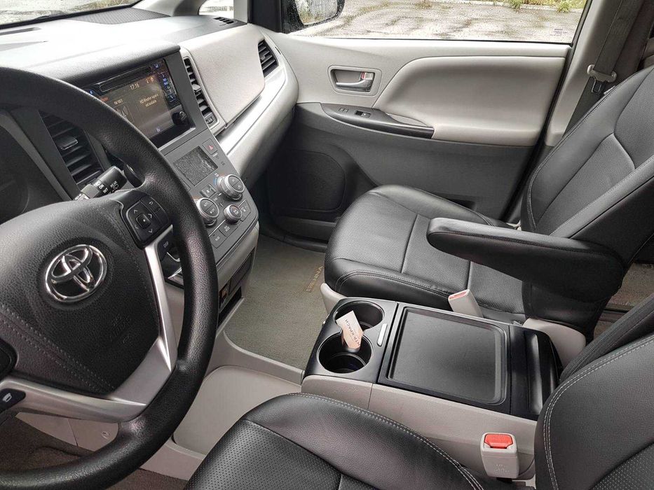 Toyota Sienna 2015год PRESTIGE