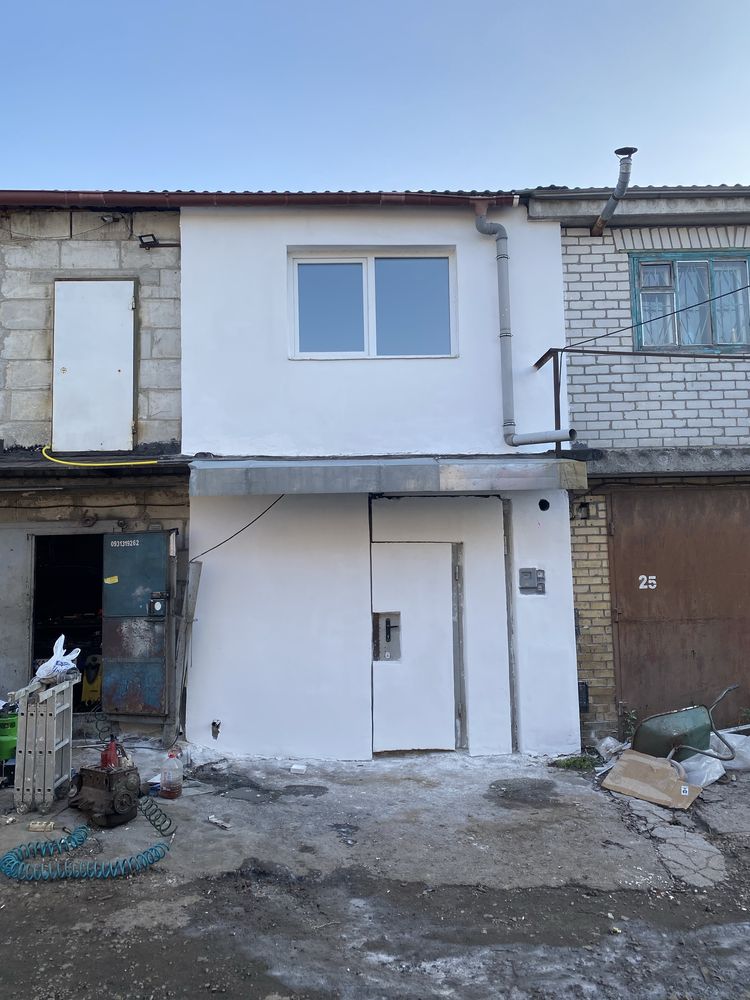 Продам гараж Подол центр (73м.кв) двухэтажный с подвалом