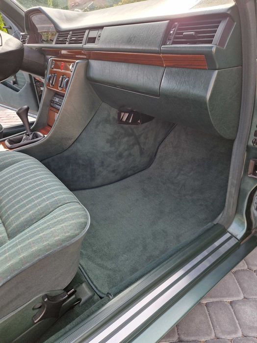 Piękny Mercedes W124 300CE