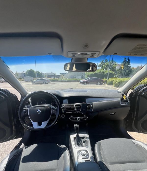 Renault Laguna 2010 авто машина