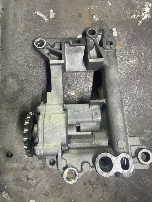 Продам масляный насос бмв м57