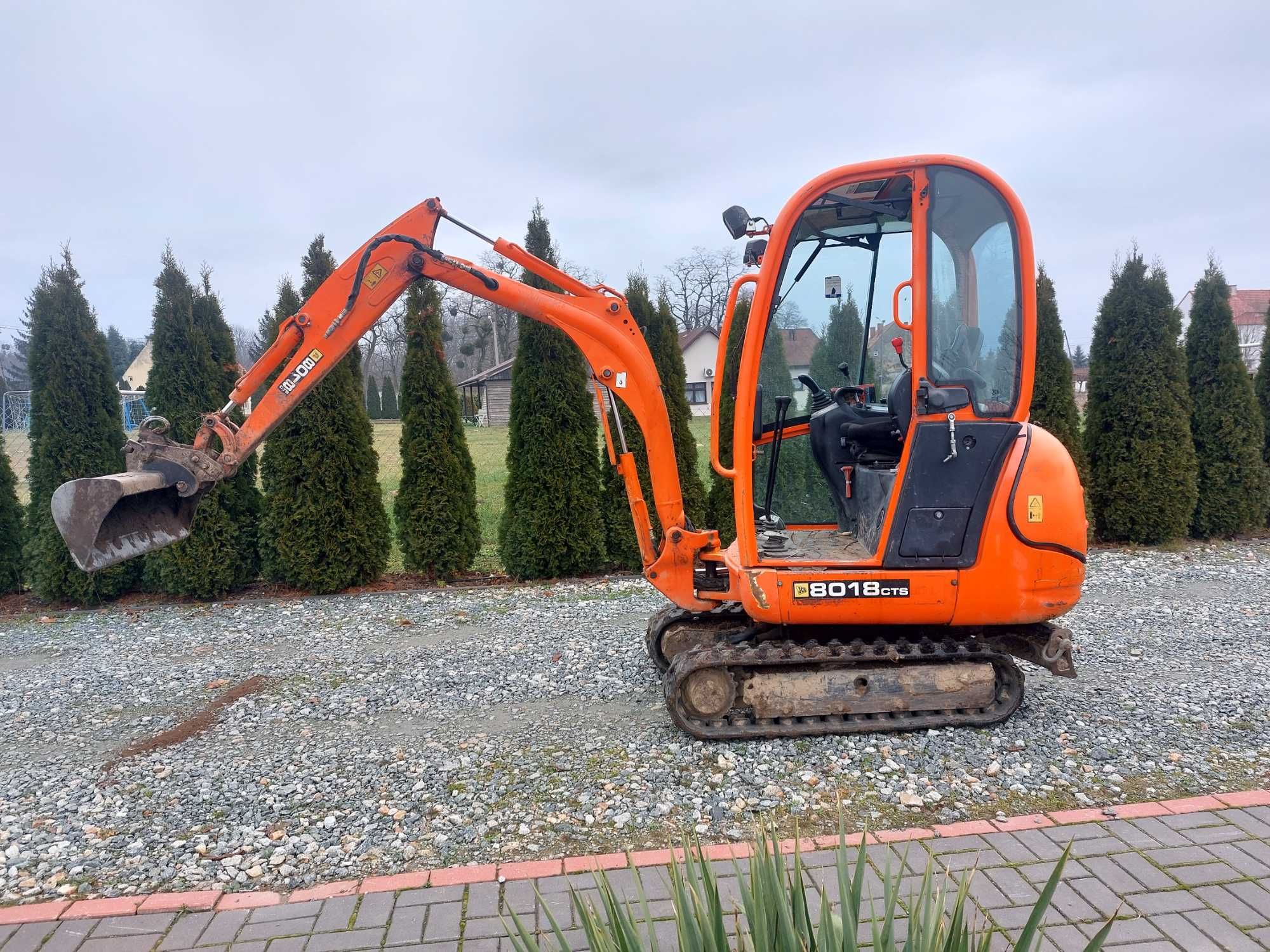 Minikoparka JCB 8018 3 łyżki