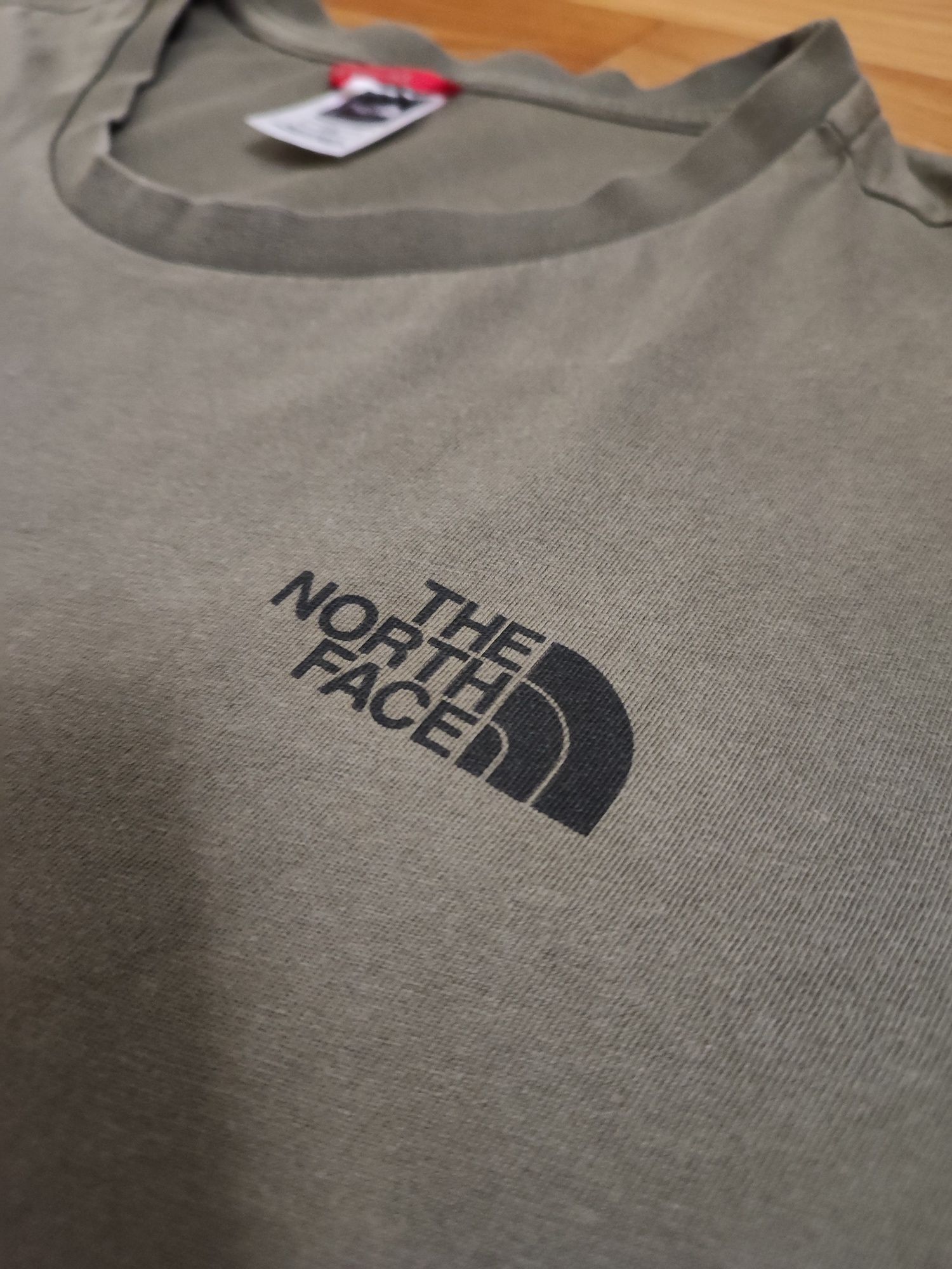 Футболка The North Face