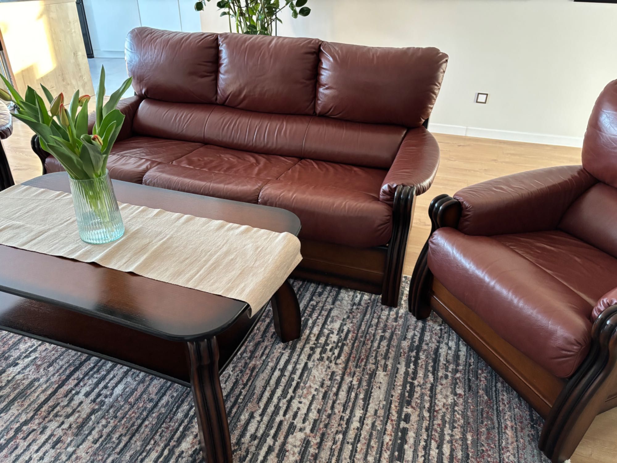 Komplet wypoczynkowy Kler – sofa, dwa fotele, ława